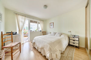 Bedroom- click for photo gallery